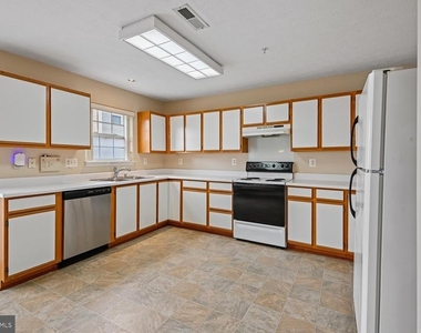 6509 Tapwood Court - Photo Thumbnail 7