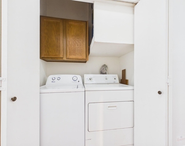 2802 Nueces St - Photo Thumbnail 4
