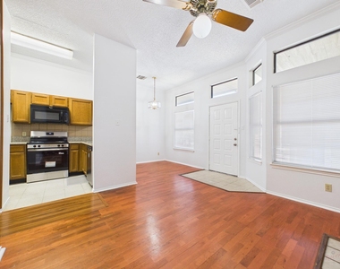 2802 Nueces St - Photo Thumbnail 1
