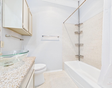 2802 Nueces St - Photo Thumbnail 6