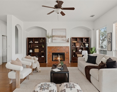 6623 Yaupon Dr - Photo Thumbnail 4
