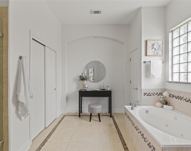 6623 Yaupon Dr - Photo Thumbnail 16