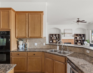 6623 Yaupon Dr - Photo Thumbnail 10