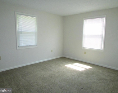 17555 Davis Road - Photo Thumbnail 7