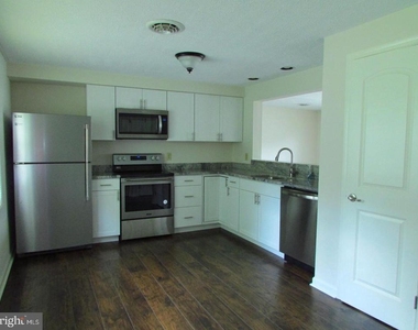 17555 Davis Road - Photo Thumbnail 5