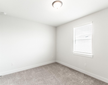 822 Wild Pecan Loop - Photo Thumbnail 27