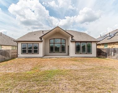 822 Wild Pecan Loop - Photo Thumbnail 29