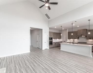 822 Wild Pecan Loop - Photo Thumbnail 5
