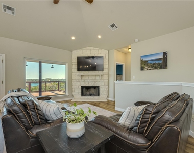 330 Southwind Rd - Photo Thumbnail 7