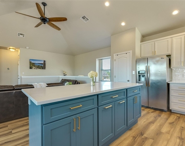 330 Southwind Rd - Photo Thumbnail 10