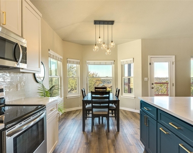 330 Southwind Rd - Photo Thumbnail 2