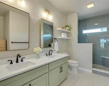 330 Southwind Rd - Photo Thumbnail 16