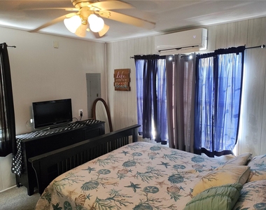 415 Seashell Dr - Photo Thumbnail 7