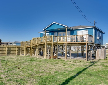 415 Seashell Dr - Photo Thumbnail 1