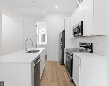 710 Kennedy Street Nw - Photo Thumbnail 7
