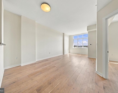 1000 New Jersey Avenue Se - Photo Thumbnail 2
