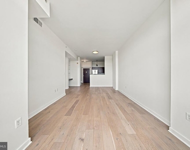 1000 New Jersey Avenue Se - Photo Thumbnail 4