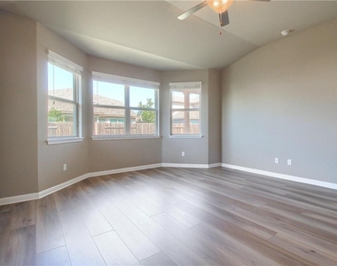 8120 Rosano St - Photo Thumbnail 14