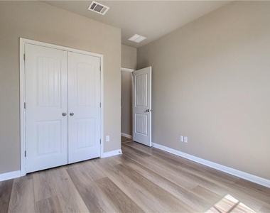 8120 Rosano St - Photo Thumbnail 25