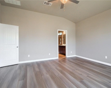 8120 Rosano St - Photo Thumbnail 16
