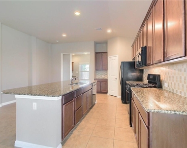 8120 Rosano St - Photo Thumbnail 9