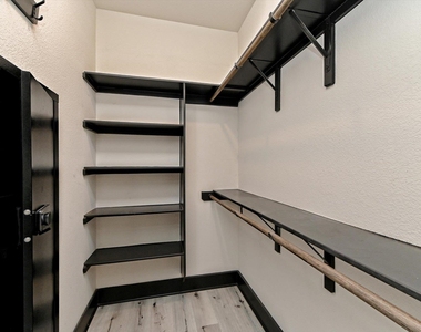 100 Dax Dr - Photo Thumbnail 14