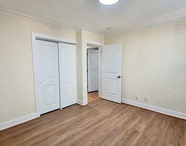 14 S St Ne - Photo Thumbnail 9
