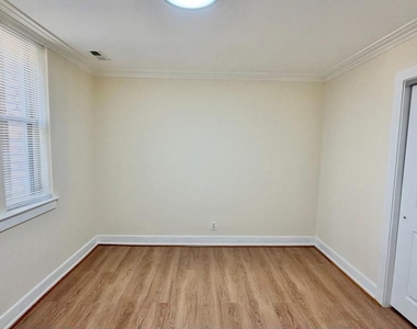 14 S St Ne - Photo Thumbnail 10