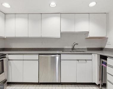 308 East Capitol Street Ne - Photo Thumbnail 4