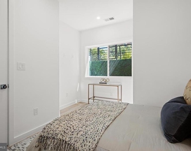 808 13th Street Ne - Photo Thumbnail 13