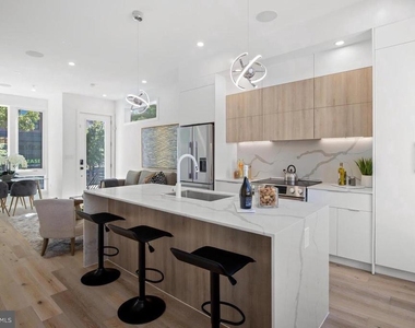 808 13th Street Ne - Photo Thumbnail 5