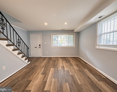 708 Alabama Avenue Se - Photo Thumbnail 2