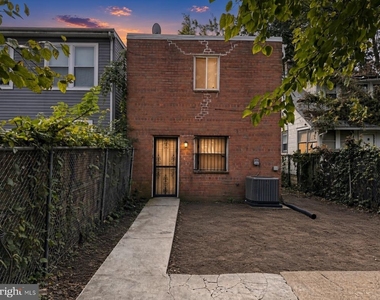 708 Alabama Avenue Se - Photo Thumbnail 29