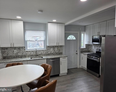 2213 13th Street Ne - Photo Thumbnail 3