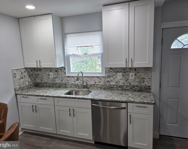 2213 13th Street Ne - Photo Thumbnail 4