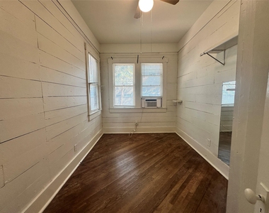 106 W 38th St - Photo Thumbnail 6