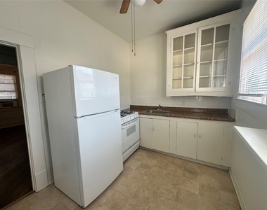 106 W 38th St - Photo Thumbnail 10