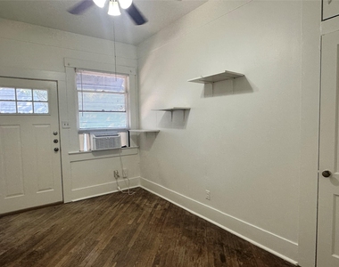 106 W 38th St - Photo Thumbnail 9