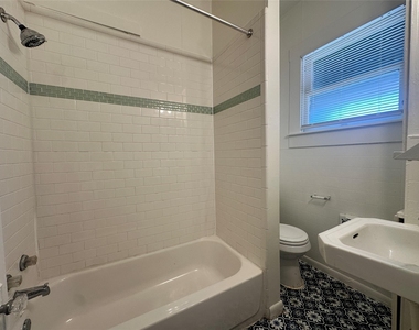 106 W 38th St - Photo Thumbnail 7