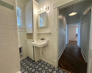 106 W 38th St - Photo Thumbnail 8