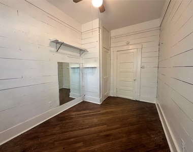 106 W 38th St - Photo Thumbnail 4