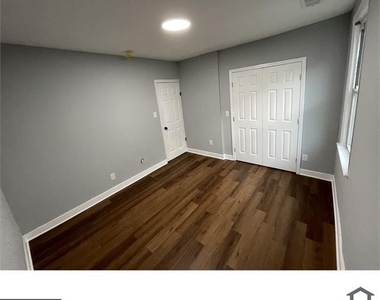 1926 Naylor Road Se - Photo Thumbnail 9