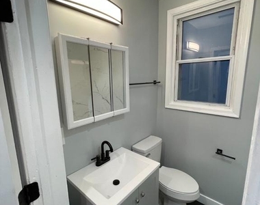 1926 Naylor Road Se - Photo Thumbnail 4