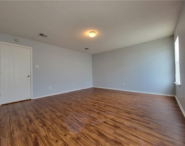 6713 Panda Royle Dr - Photo Thumbnail 24