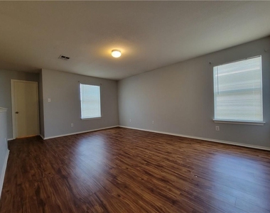 6713 Panda Royle Dr - Photo Thumbnail 16