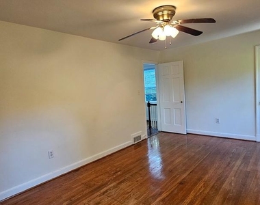 3744 Camden Street Se - Photo Thumbnail 14