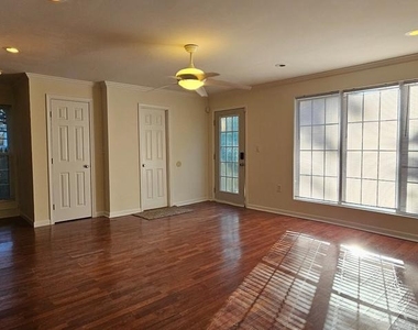 3744 Camden Street Se - Photo Thumbnail 13