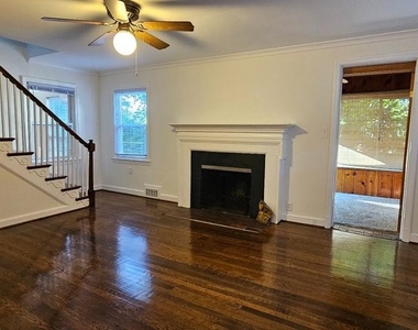3744 Camden Street Se - Photo Thumbnail 4