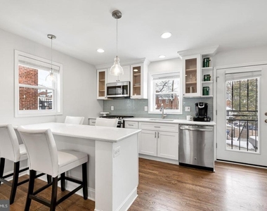 5027 11th Street Ne - Photo Thumbnail 7