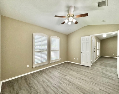 1609 Colorado Bend Dr - Photo Thumbnail 20